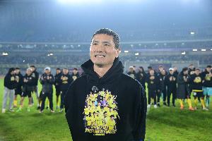 西海岸拆隊？邵佳一執(zhí)教國足、徐彬留洋、李昊與申花談判