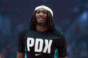 中鋒市場(chǎng)火熱！名記：羅威&理查茲&艾薩克&弩機(jī)等球員均在貨架上