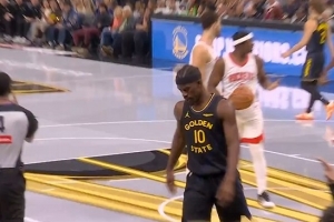 沖擊力十足！巴特勒對抗防守強攻打進加罰 打破3分鐘得分荒