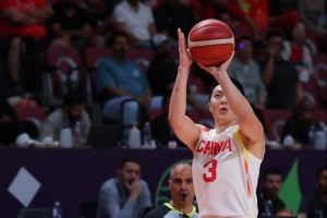 中國男籃世預賽大名單：周琦、胡明軒領銜 張鎮(zhèn)麟在列 趙睿無緣