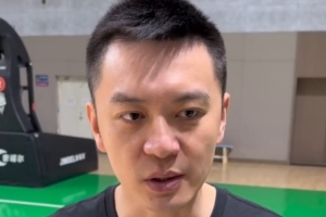 楊鳴：教練到球員都要熟悉新規(guī)則 下月杯賽是很好的適應(yīng)&演練機(jī)會