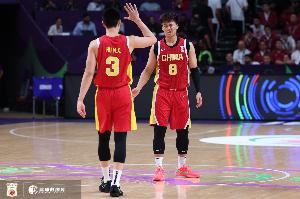 媒體人：下一場還是趙睿帶傷上吧 男籃需要情緒&郭導(dǎo)多給球員減壓