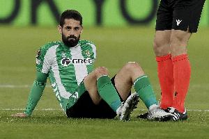 有內(nèi)鬼??伊斯科被隊(duì)友阿姆拉巴特踢傷縫了7針，所幸沒傷到骨頭