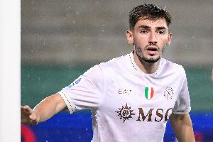 米體：那不勒斯中場(chǎng)吉爾莫可能需要進(jìn)行恥骨手術(shù)，預(yù)計(jì)將缺席45天