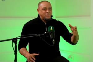 卡洛斯：梅/羅？我會稍微偏向C羅一點，但他們都是非常頂級的球員