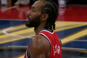 強行續(xù)命！萊昂納德接球再中三分球 分差剩3分