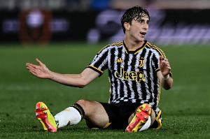 羅馬諾：斯帕萊蒂對米雷蒂的態(tài)度很滿意，他希望留在尤文競爭位置