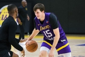 三巨頭齊亮相！湖人官方曬出球隊訓練照：備戰(zhàn)NBA杯??