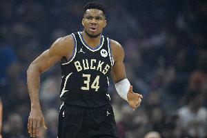 砍瓜切菜！字母哥只打19分鐘 15中12砍29分8板2助2段&正負值+27