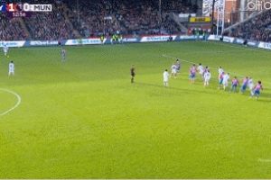 幾乎0度角！齊爾克澤停球抽射打入神仙球，曼聯(lián)1-1扳平水晶宮！