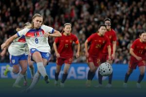 滄海桑田！10年前王霜雙響中國女足2-1英格蘭，如今0-8慘敗