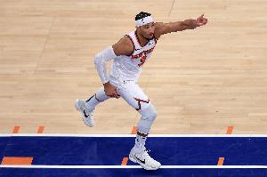 籃下真空！哈特突破輕松雙手暴扣打停猛龍