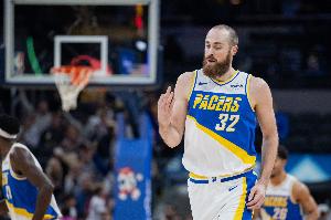 文班場均3.6封蓋&赫夫2.3封蓋！赫夫總蓋帽第1&出場時間少于文班