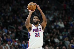 慢慢來(lái)！恩比德復(fù)出首節(jié)6分鐘 3中1&2罰2中拿到4分1板1助