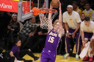 里夫斯連續(xù)三場得分30+且真實(shí)命中率80%+ 歷史第二后衛(wèi)&比肩庫里