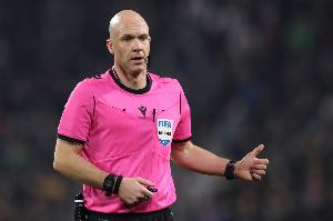 能否破紀(jì)錄？英超此前單場出牌最多為14張，同樣是泰勒執(zhí)法