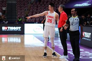 解說：一場比賽只準(zhǔn)備一種方式就想打敗對(duì)手 那中國男籃太輕敵了