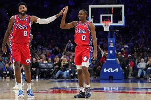 喬治：馬克西是我們的核心球員 他持續(xù)打出如此表現(xiàn)令人備受鼓舞