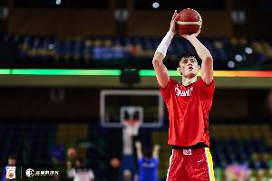 下半場遭棄用！曾凡博出場5分46秒2投0中&罰球2中0 所有數(shù)據(jù)掛零