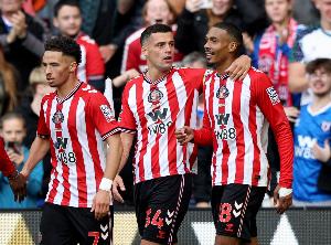 記者：入選非洲杯球員可留隊(duì)至15日，桑德蘭7將能在14日出戰(zhàn)紐卡