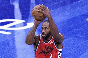 敗局已定&小卡末節(jié)19分！美記：若換做其他球星 我會大加贊揚