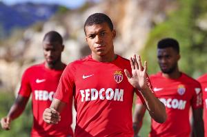 10年前的今天姆巴佩上演職業(yè)生涯首秀，至今出戰(zhàn)555場412球191助