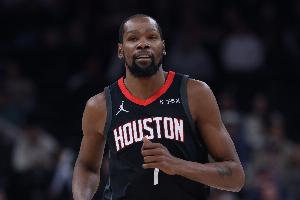 兩戰(zhàn)爵士的區(qū)別？杜蘭特：他們減少失誤了 我們給了太多三分機(jī)會