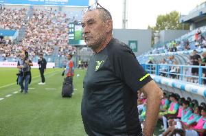 薩里：建議把視頻回放設(shè)施移到教練席對(duì)面的另一側(cè)，避免雙方爭(zhēng)執(zhí)