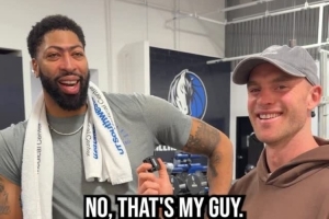 用一個(gè)詞形容詹姆斯？AD：專注 他對(duì)自己教練組和隊(duì)友都嚴(yán)格要求