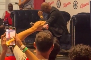 太傷人了！今夏回歸快船見面會 球迷高呼CP3時 保羅曾哽咽落淚