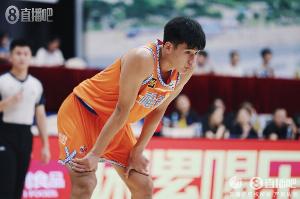 適應(yīng)得不錯(cuò)！狀元楊曦皓9中5&三分5中2拿到16分2板2帽