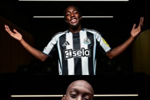 1.2億有點(diǎn)拉胯..紐卡引進(jìn)伊蘭加英超14場0球1助，維薩0出場躺病床