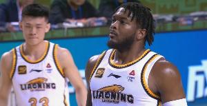 高效輸出！奧利弗8投5中&罰球7中6 得到16分7板1助1斷