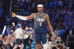 真的穩(wěn)！亞歷山大本賽季至今2次砍下至少35分且0失誤 聯(lián)盟最多