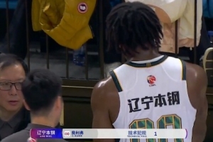 腳法可以！奧利弗死球時間顛球 被吹技術(shù)犯規(guī)