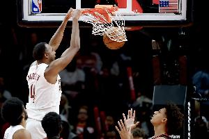 石破天驚！莫布里接球順下 起飛滑翔雙手暴力灌筐