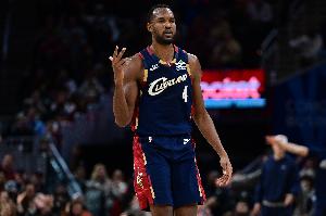 攻防俱佳！莫布里半場(chǎng)9中6&三分4中2拿到16分 另有2板1助2帽