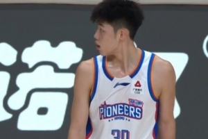 活力十足！蔣祺禹11中6砍全隊(duì)最高19分外加5助 三分8中4