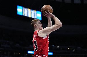 場均11.9分3.3板！多諾萬：許爾特左腿筋拉傷將至少缺陣一周