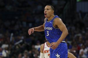 末節(jié)關(guān)鍵上籃不中！貝恩15中6拿到14分6助 正負(fù)值-3