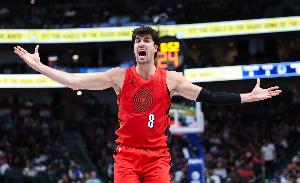 遙遙領(lǐng)先！開拓者半場罰球25中21&阿夫迪亞10中10 尼克斯僅6中5