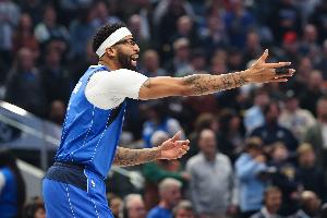 隊(duì)記：弗拉格是獨(dú)行俠長(zhǎng)期招牌 球隊(duì)將繼續(xù)探索交易濃眉的可能性