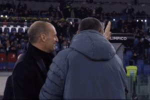 米體：阿萊格里賽前向拉齊奧助教揮手致意和解，兩人上周末曾爭(zhēng)執(zhí)