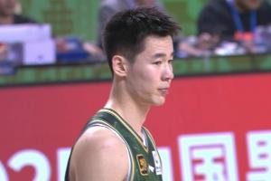 最后沒(méi)有堅(jiān)挺?。」晃?0中4&罰球12中10拿到19分 另有2板1助2斷