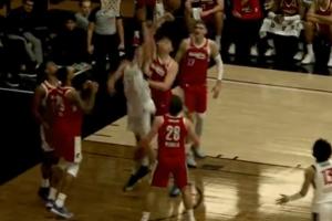 黃雀在后！弗里曼托籃下想攻 楊瀚森大手伸出直接扇飛收走皮球