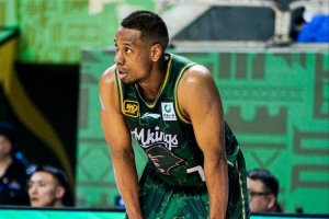 完全夢(mèng)游！祝銘震7中0僅拿2分2板2助 4犯規(guī)