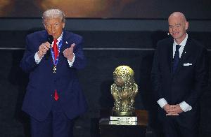 你信嗎？特朗普：我踢足球比C羅梅西略遜一籌，但速度更快一些