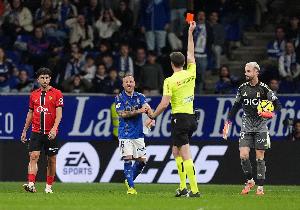 生涯首張直紅??40歲卡索拉西甲飛鏟染紅，20年生涯835場第2紅