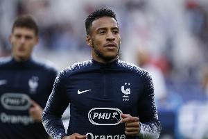 里昂轉(zhuǎn)發(fā)法國(guó)的世界杯抽簽對(duì)陣，并“呼吁”德尚召入中場(chǎng)托利索