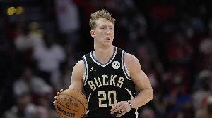 左肩挫傷傷退！里弗斯：AJ·格林會隨隊去底特律 明天做MRI檢查